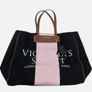 Victoria’s Secret weekender bag tote